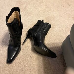 BRAND NEW COLE HAAN Elegant Black Ankle Boots, heel 3.5 inch